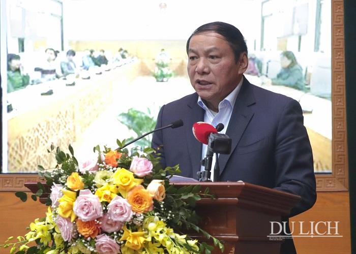 Bộ trưởng Bộ VHTTDL Nguyễn Văn Hùng phát biểu đề dẫn hội nghị